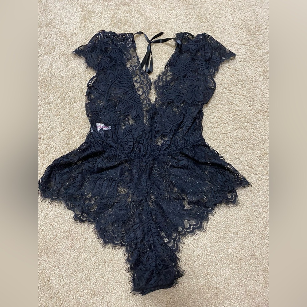 Elegant Lace Black Bodysuit - Small